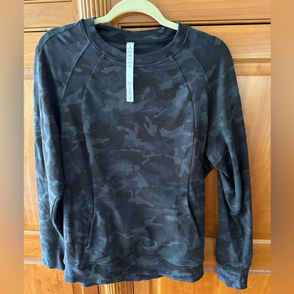 LULULEMON women’s Scuba Crew Incognito Camo sweatshirt. Size 12 . Worn once.